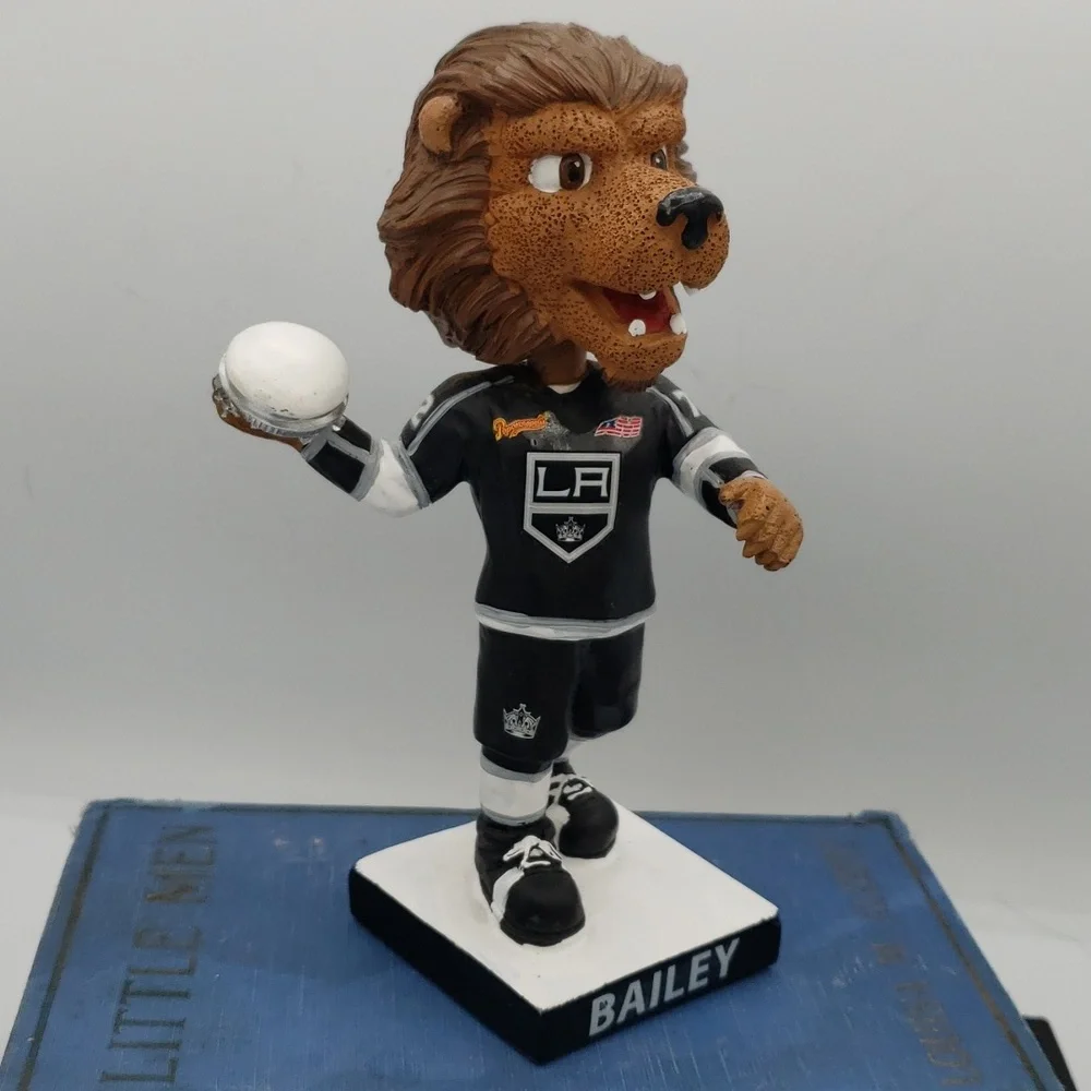 LA Kings Bailey Bobblehead Ice Hockey Mascot Lion #72